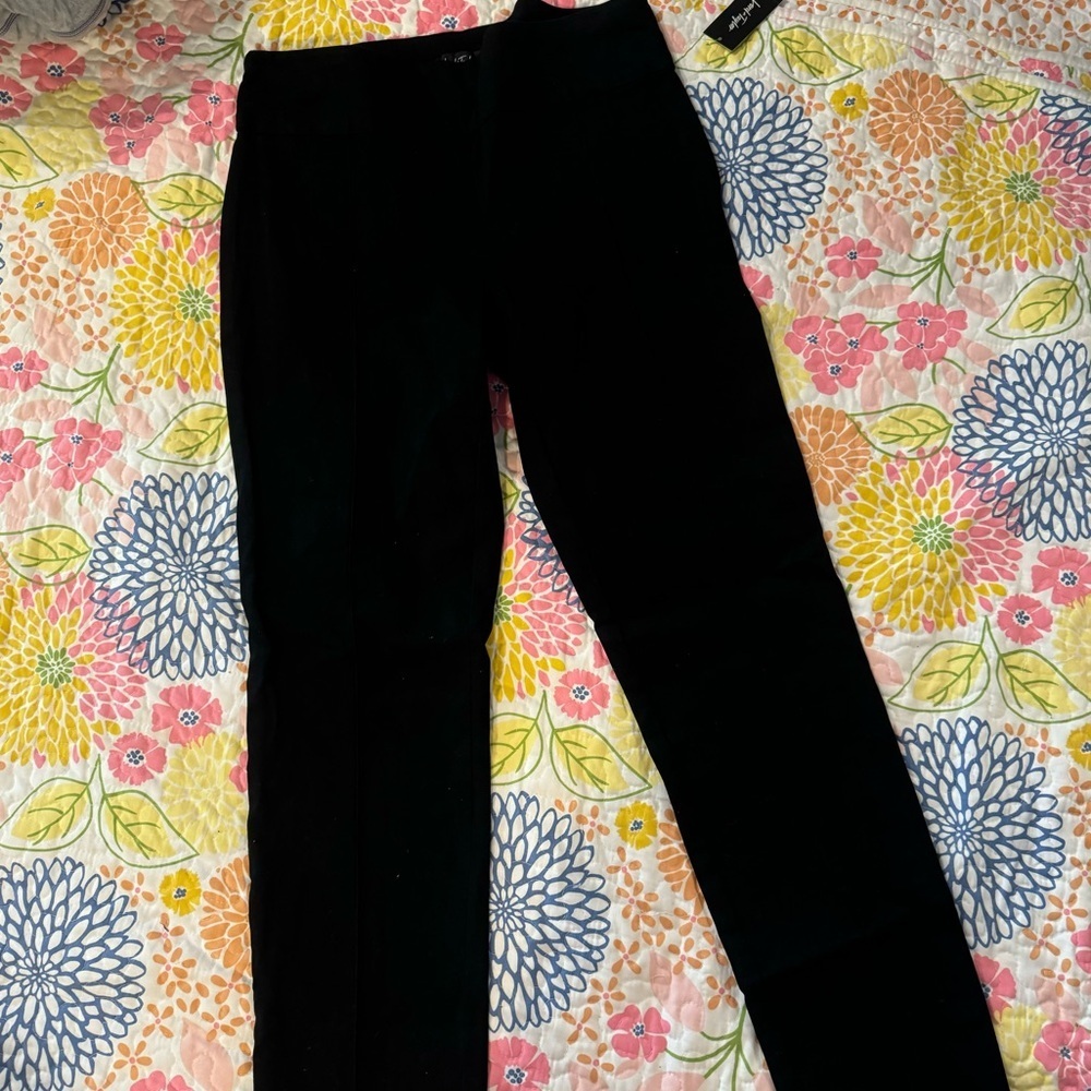 NWT lord and taylor size 2 black pull on pants